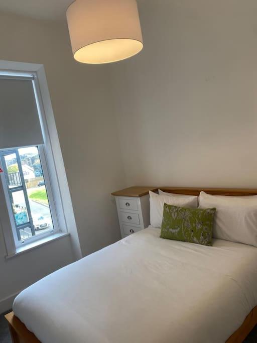 3 Smithhills Spacious Sleeps 4 Paisley