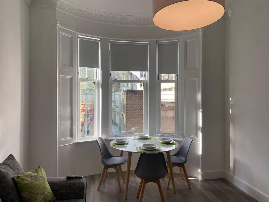 Apartment 3 Smithhills Spacious Sleeps 4 *