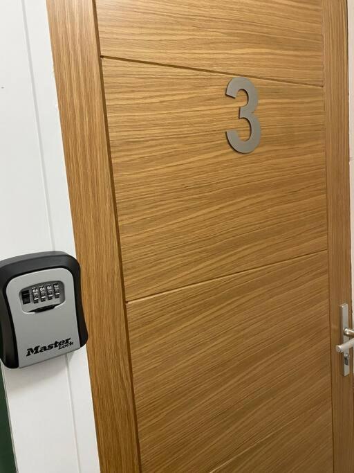 3 Smithhills Spacious Sleeps 4 Apartment Paisley