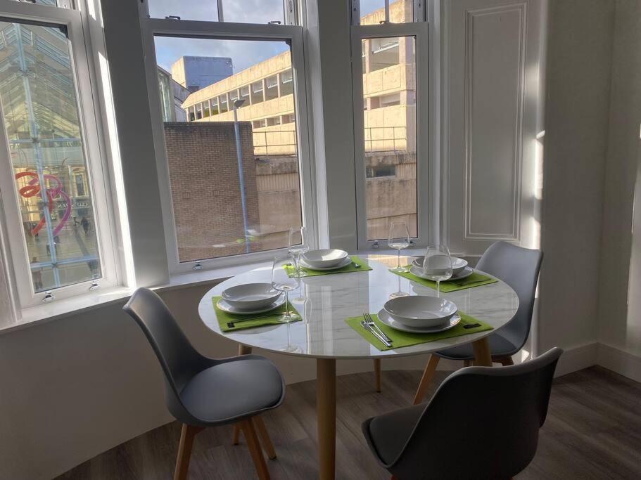 3 Smithhills Spacious Sleeps 4 Apartment