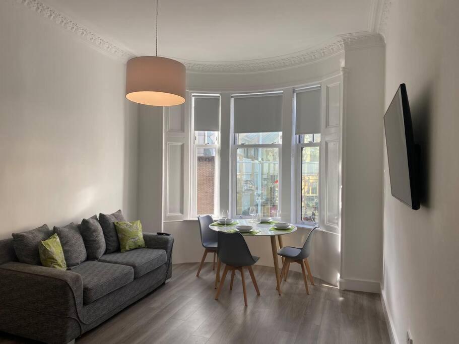 Apartment 3 Smithhills Spacious Sleeps 4